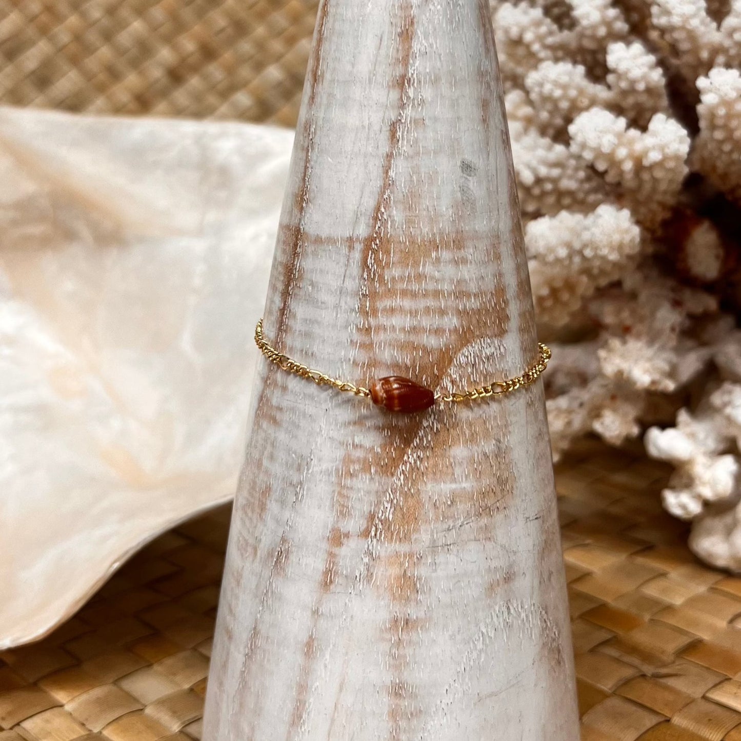 Dainty Shell Bracelet