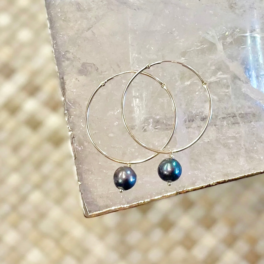 Classic Peacock Pearl Hoop Earrings - Gold
