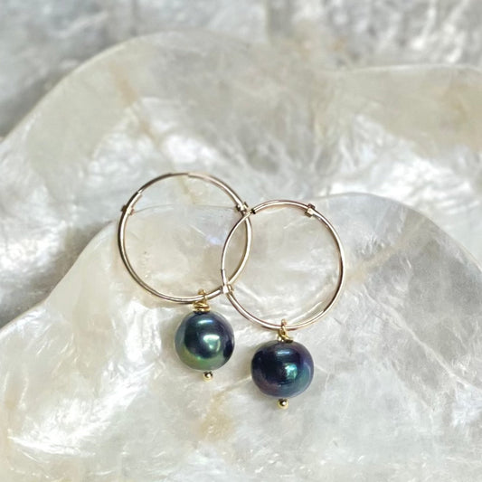 Classic Peacock Pearl Hoop Earrings - Gold