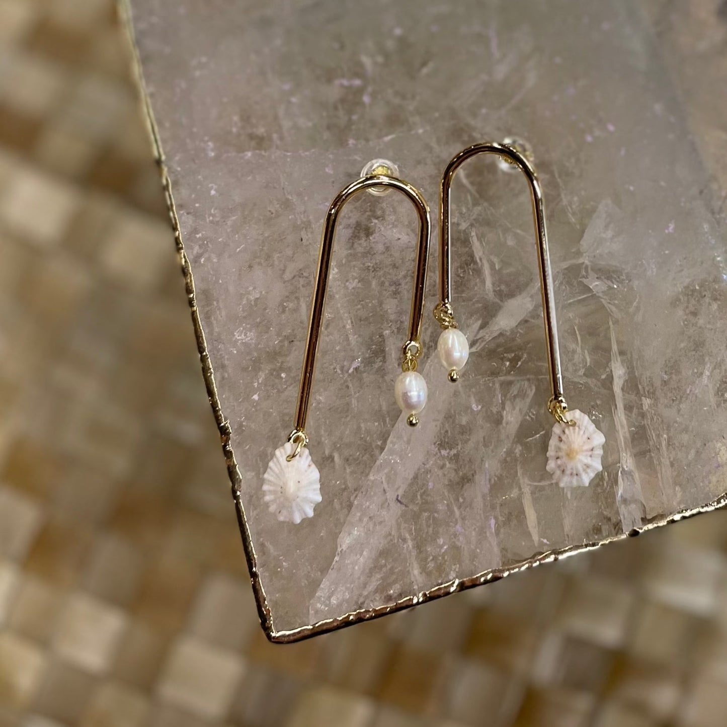 'Opihi Pearl Arch Earrings
